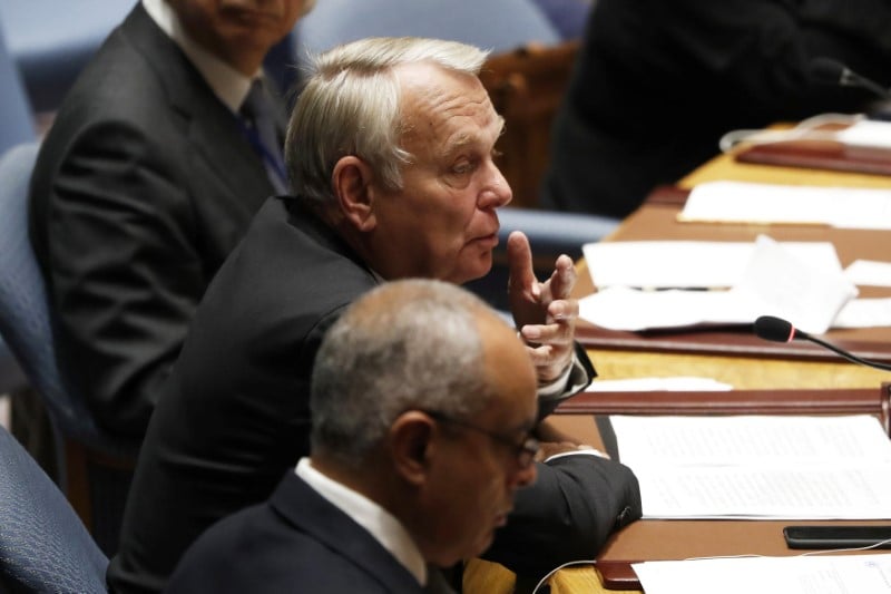 Pour jean-marc ayrault, moscou pourrait devenir complice de "crimes de guerre" en syrie