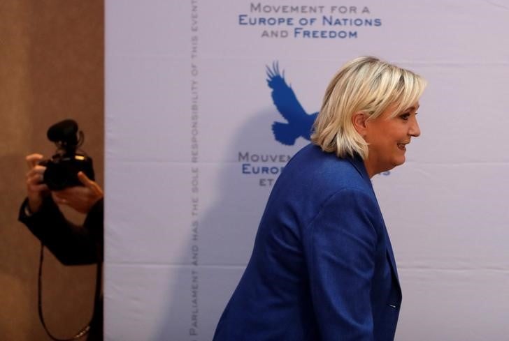 Marine le pen appelle de ses voeux une annee de refondation du fn