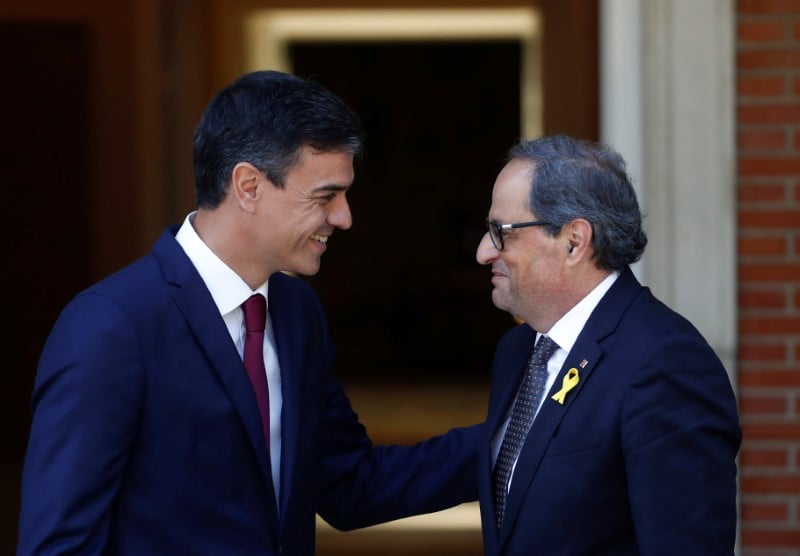 Pedro sanchez recoit le catalan quim torra a la moncloa