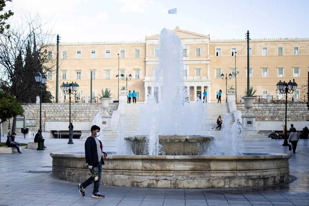 Coronavirus: reconfinement a athenes apres une flambee de cas