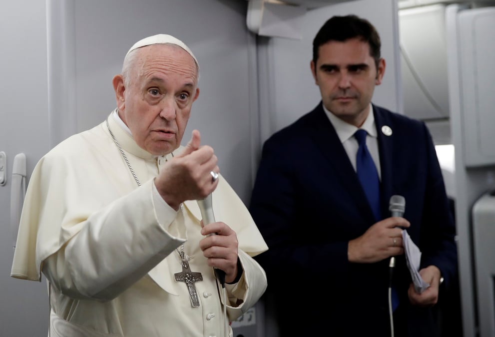 Le pape francois exclut de revenir sur le celibat des pretres