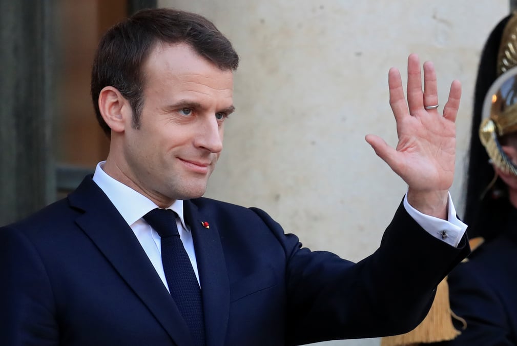 Macron poursuit sa lente remontee dans l'opinion