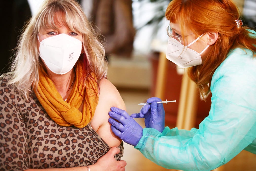 Coronavirus: l'ue atteint son objectif de vacciner 70% de la population adulte