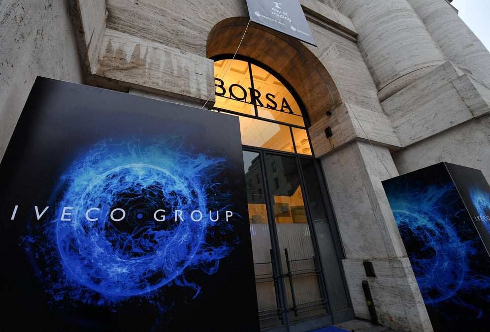 Iveco, desormais independant, souffre pour ses debuts en bourse