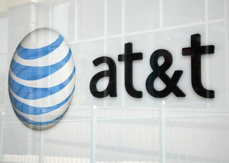 Hausse moins élevée que prévu du CA d'AT&T au 3e trimestre