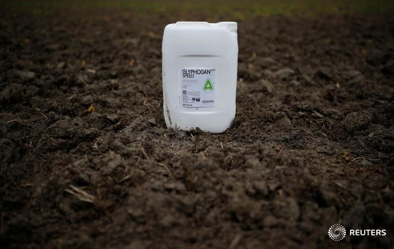 Macron n'exclut pas une derogation a l'interdiction du glyphosate