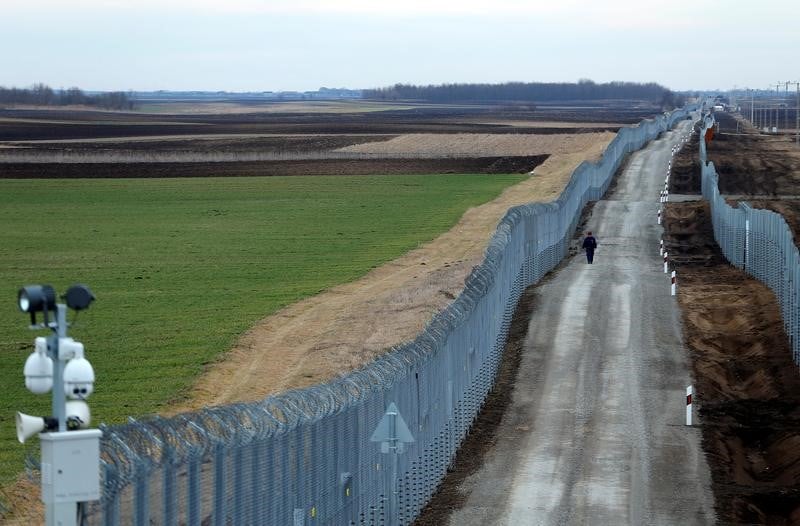Migrants: la hongrie demande 500 millions d'euros a l'ue
