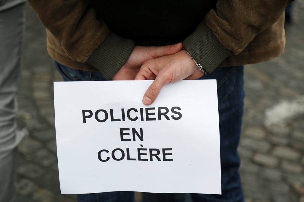 Les policiers manifestent a nouveau
