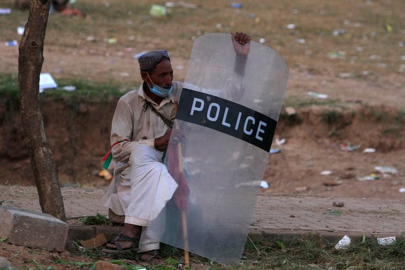 Heurts dans le quartier des ministères à Islamabad