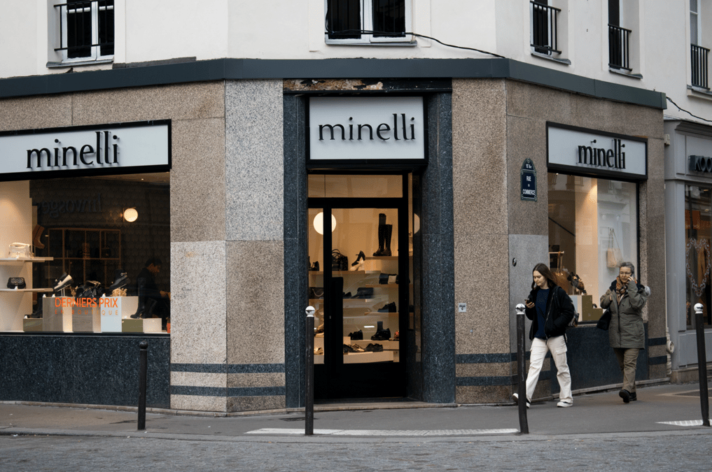 Minelli a été créé en 1973 et avait été début 2022 par les dirigeants de la marque marseillaise San Marina, elle-même liquidée.