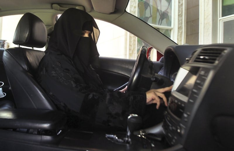 Le roi d'arabie signe un decret autorisant les femmes a conduire