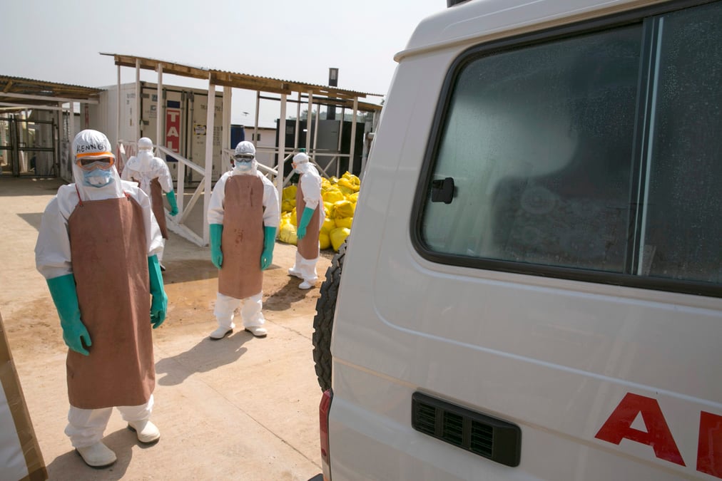 Plus de 8.000 personnes tuees par le virus ebola