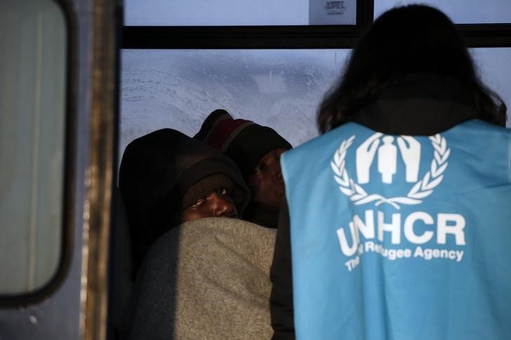 Libye: l'onu reprend les evacuations de refugies vers le niger