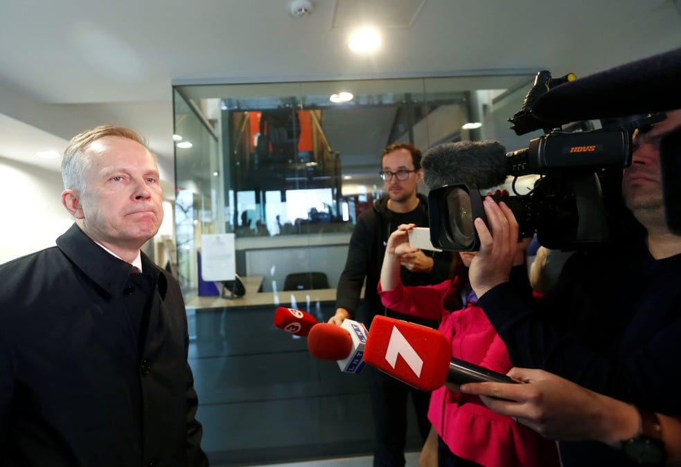 Le gouverneur de la banque centrale lettone comparait pour corruption