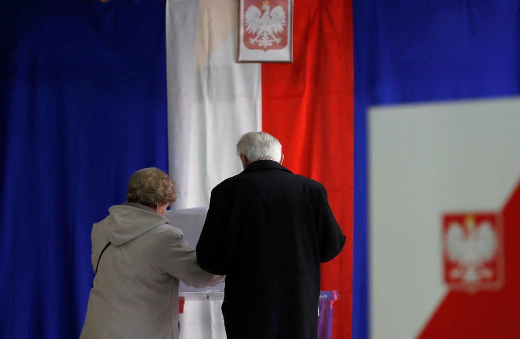 Legislatives en pologne: les conservateurs favoris pour un nouveau mandat