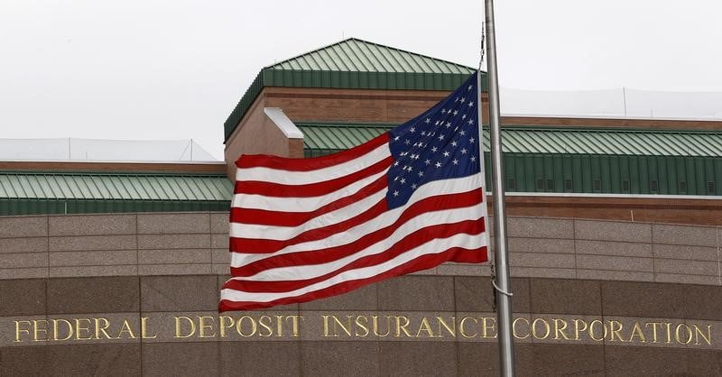 Le candidat de trump pour diriger la fdic refuse le poste