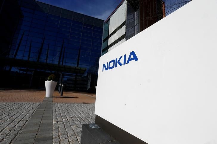Nokia gagne des parts de marche, le titre monte