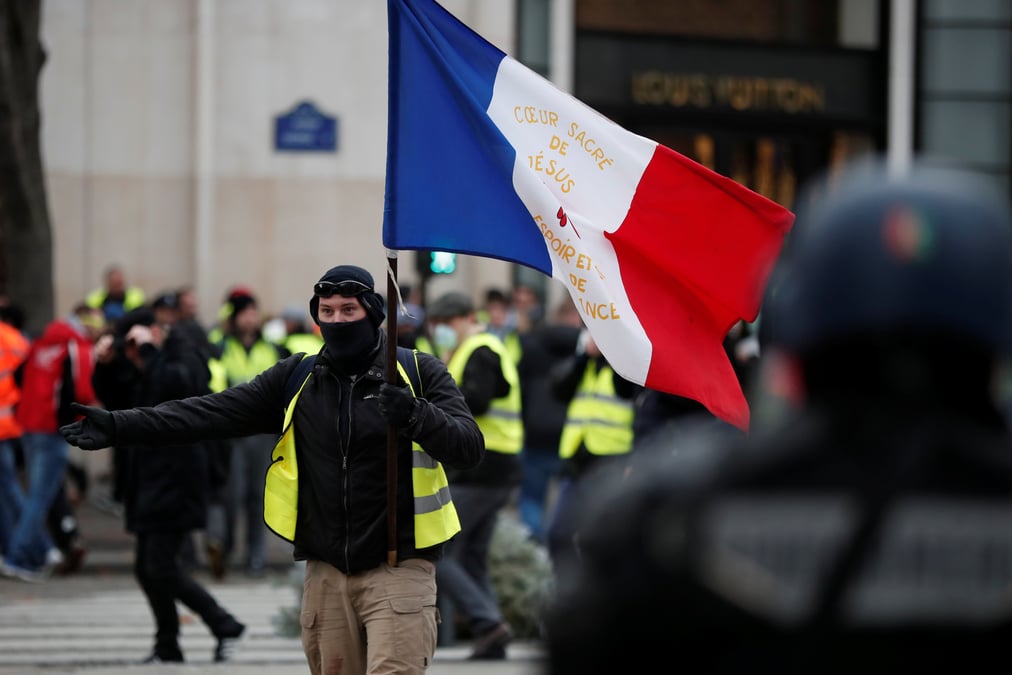 Les "gilets jaunes" nomment des communicants pour rencontrer macron