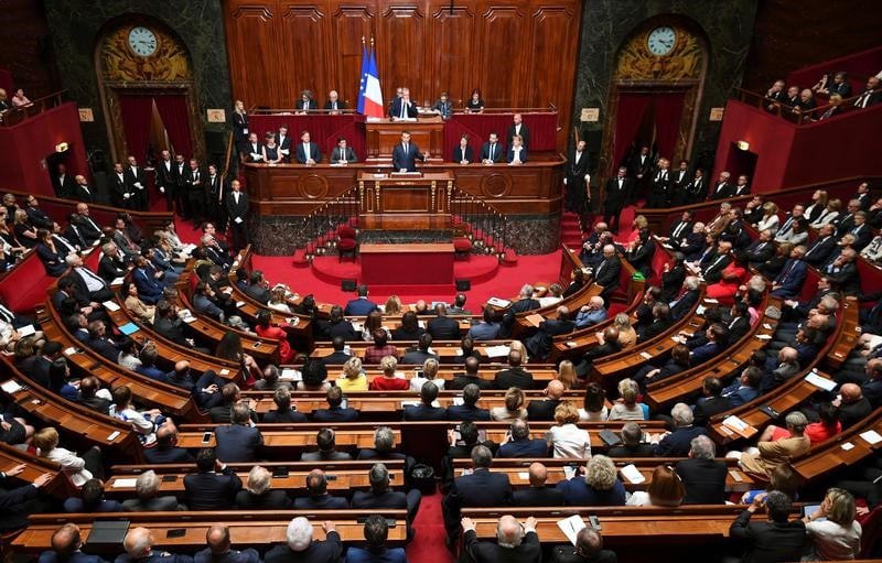 Affaire benalla: philippe boycotte la seance des questions au senat