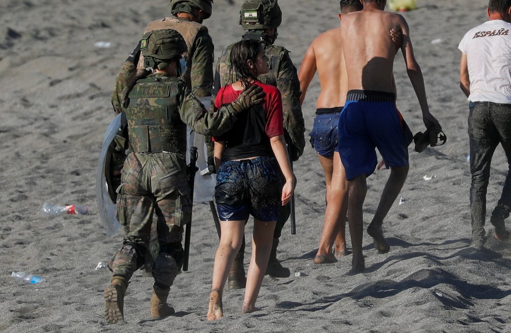 Les procureurs de ceuta enquetent sur des expulsions de mineurs par des soldats espagnols