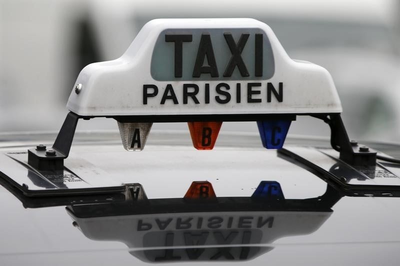 Mobilisation des taxis contre les chauffeurs clandestins