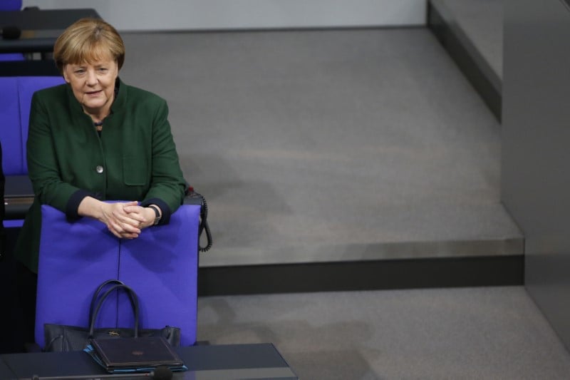 Merkel exclut toute coalition avec afd comme avec die linke