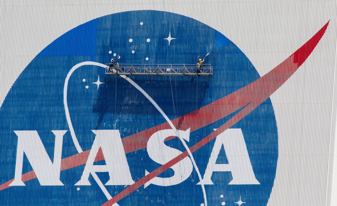 La nasa demande a spacex d'interrompre ses travaux sur l'atterrisseur lunaire