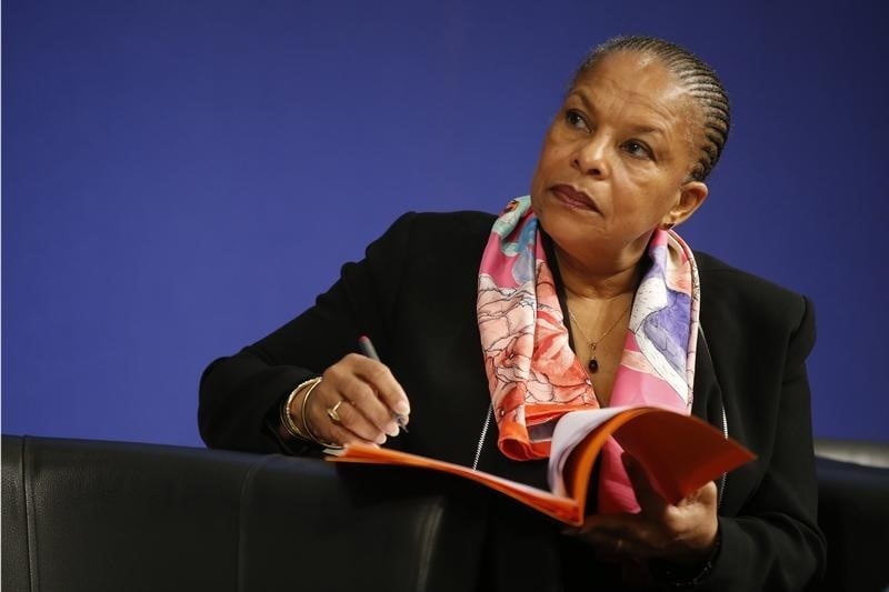 Christiane taubira placee sous le statut de temoin assiste