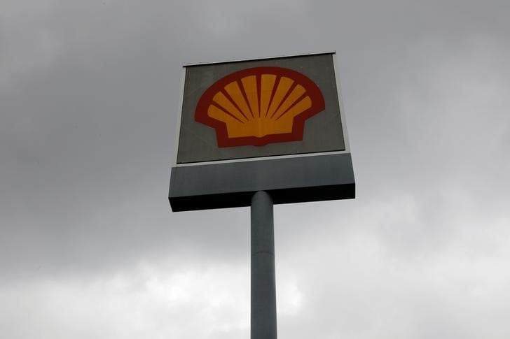 Shell: benefice plus que triple au 2e trimestre grace a l'aval