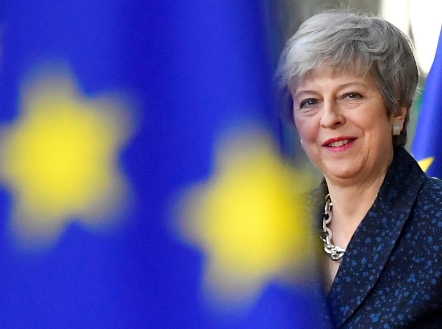 May laisse entendre qu'elle pourrait renoncer a un troisieme vote sur l'accord de brexit