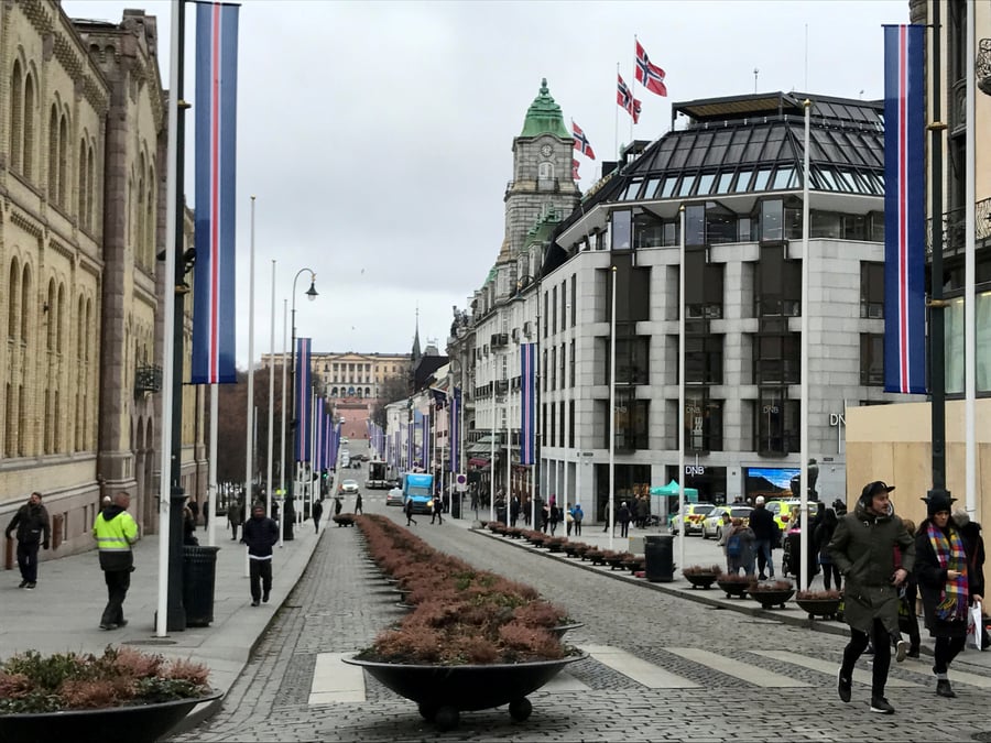 Oslo ferme ses commerces non-essentiels face a la reprise de l'epidemie