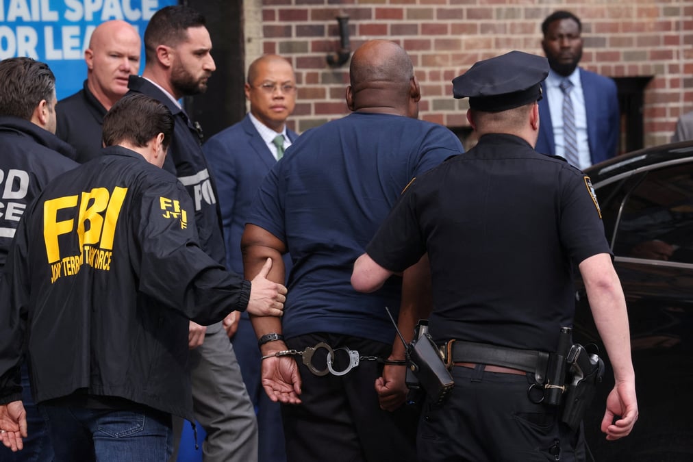 Etats-unis: l'auteur presume de l'attaque dans le metro de new york inculpe pour terrorisme