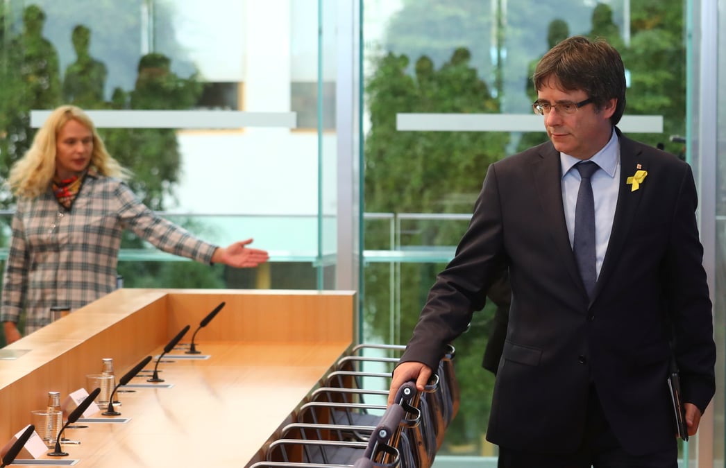 L'ancien president catalan puigdemont va retourner en belgique