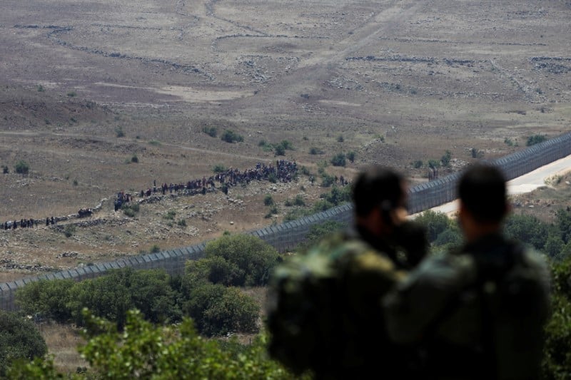 Golan: des civils syriens s'approchent des positions israeliennes