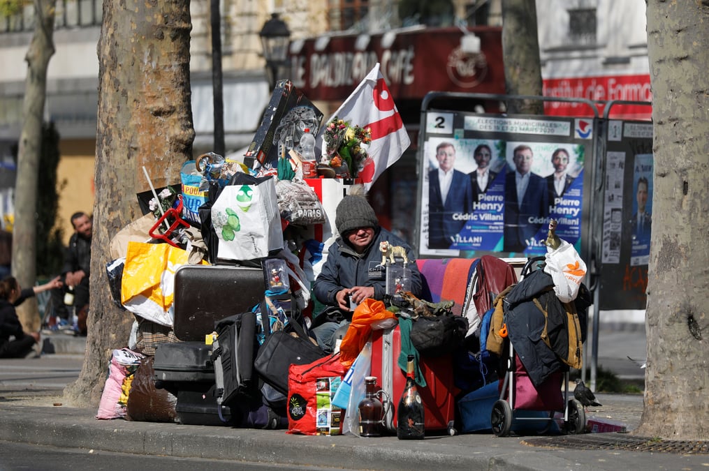 France: quinze millions d'euros de "cheques services" pour les sdf