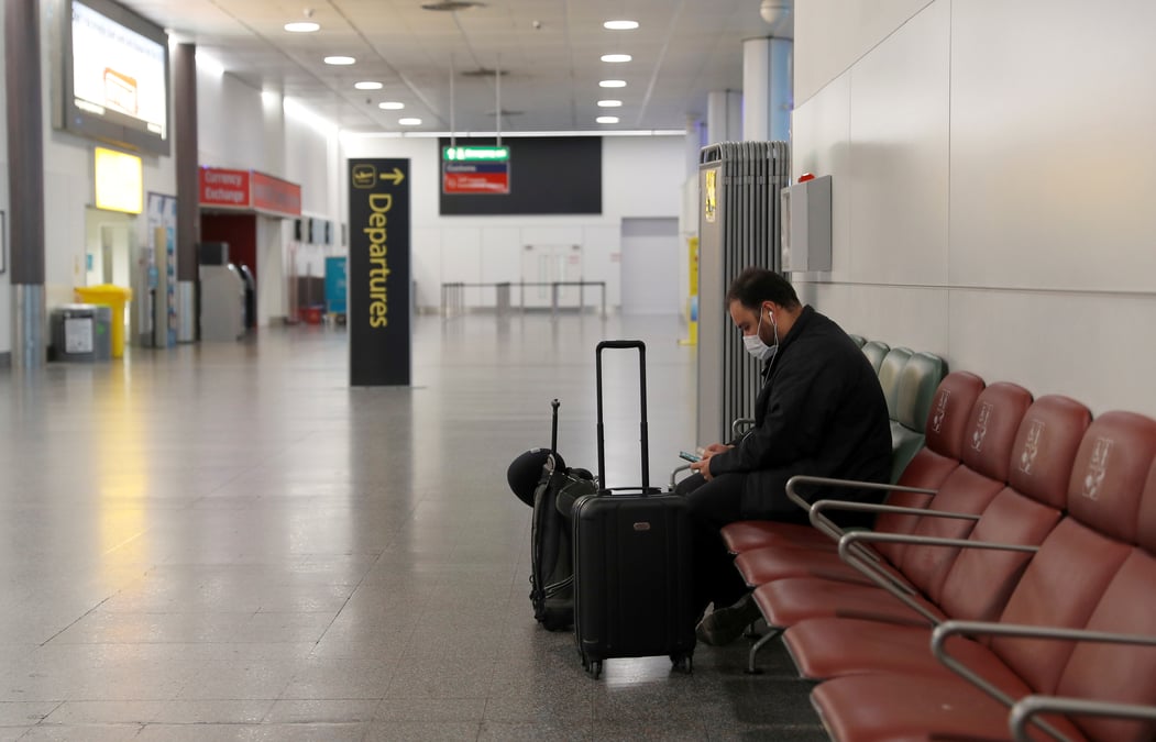 Grande-bretagne: les compagnies aeriennes et les vacanciers se preparent a une reprise limitee des voyages