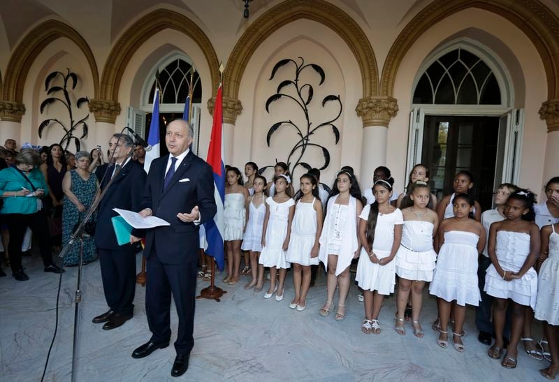 Laurent Fabius à Cuba pour une visite historique