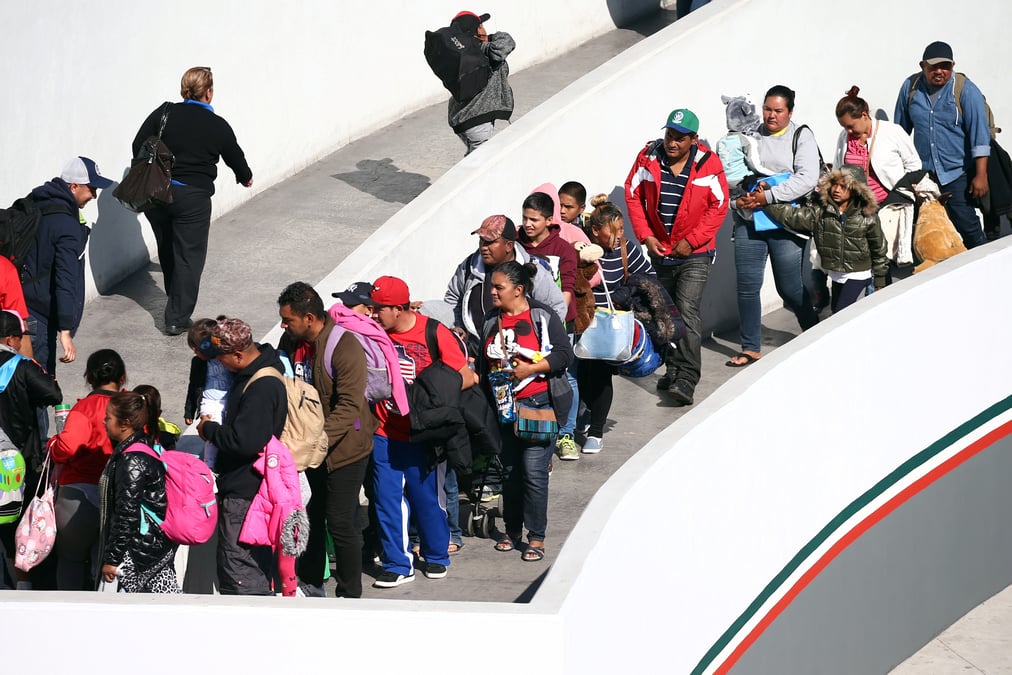 Un groupe de migrants de la "caravane" entre aux etats-unis