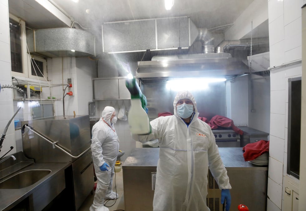 Coronavirus: les deces en hausse mais les cas en baisse en italie