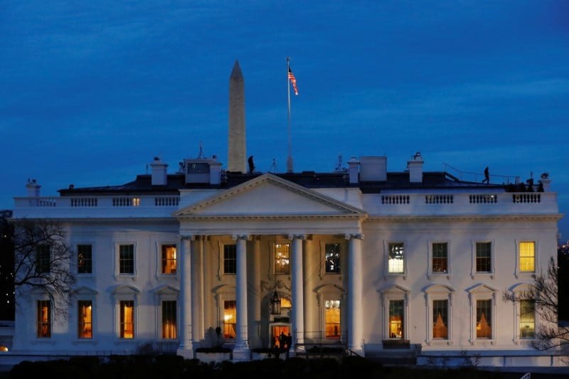 Le couple trump recu par les obama a la maison blanche