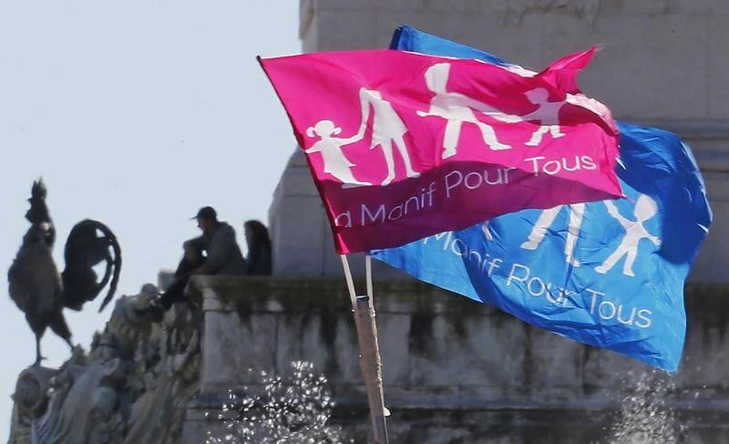 La manif pour tous dit "non" a macron