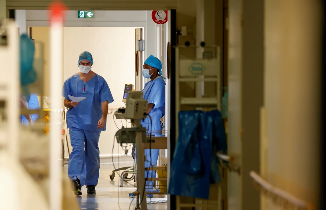 Coronavirus: plus de 58.000 contaminations quotidiennes en france