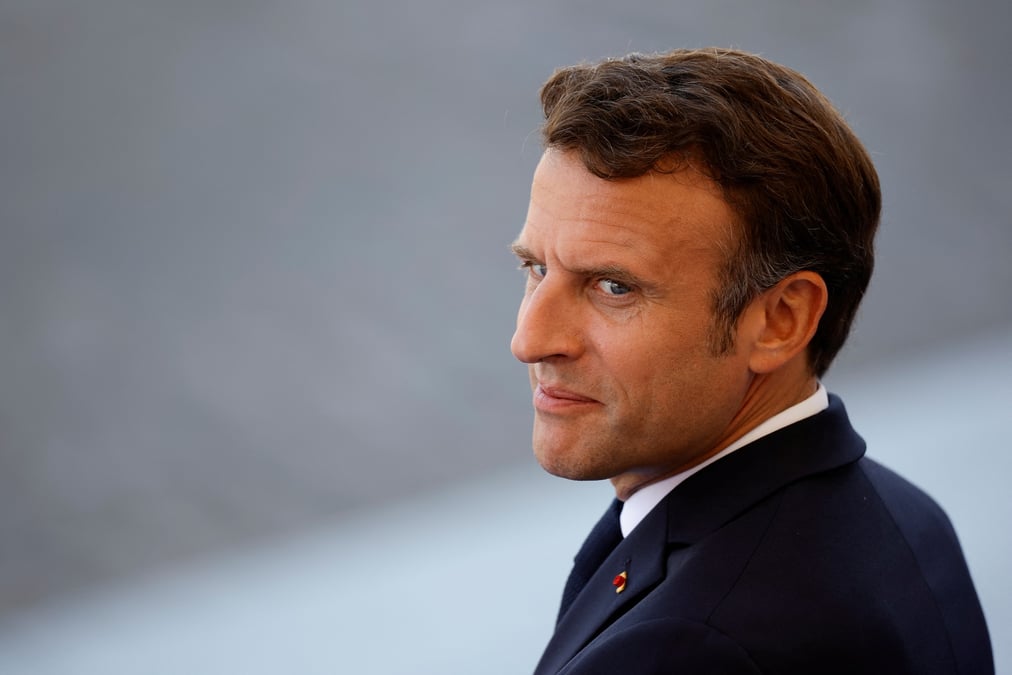 Emmanuel macron appelle a se preparer a se passer completement de gaz russe