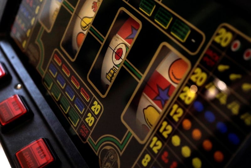 Londres durcit la reglementation sur les jeux et les paris