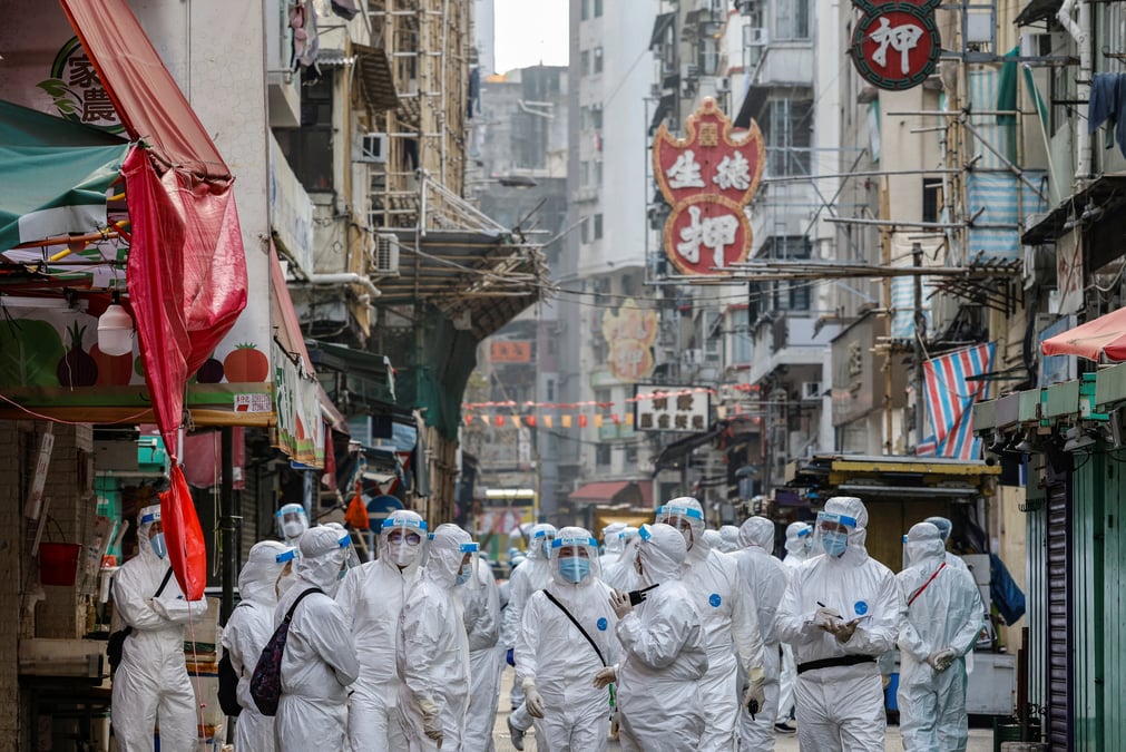 Coronavirus: confinement et depistages obligatoires a hong kong