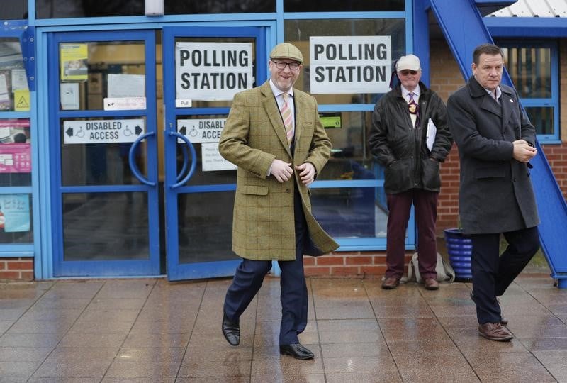 Ukip perd les elections de stoke-on-trent