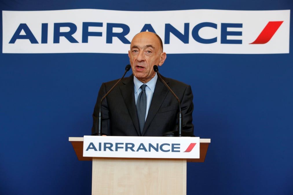 Air france: greve encore en mai, edouard philippe soutient le pdg