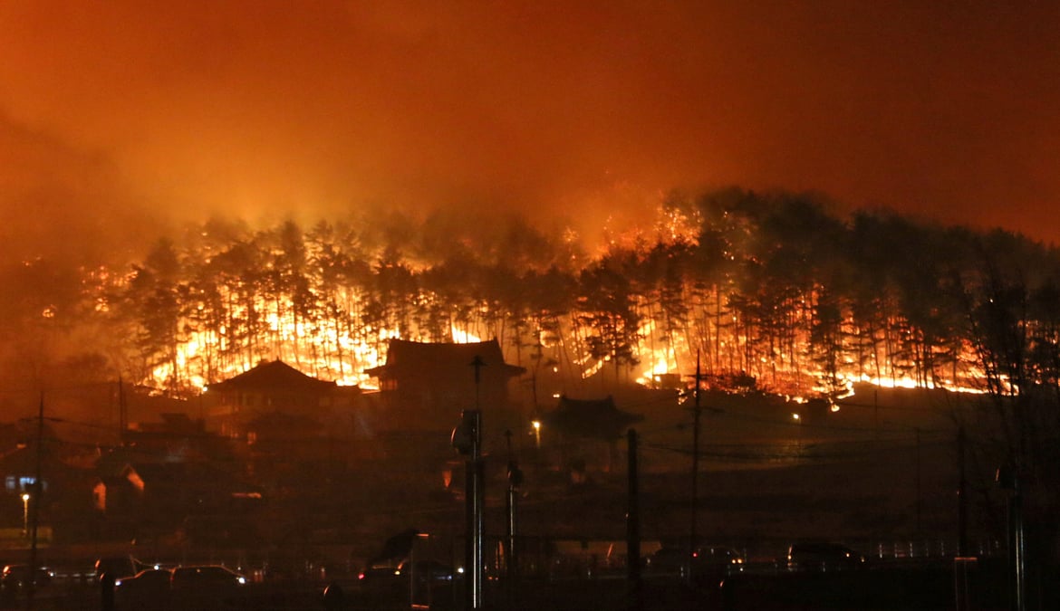 Plus de 4.200 personnes evacuees apres un incendie en coree du sud