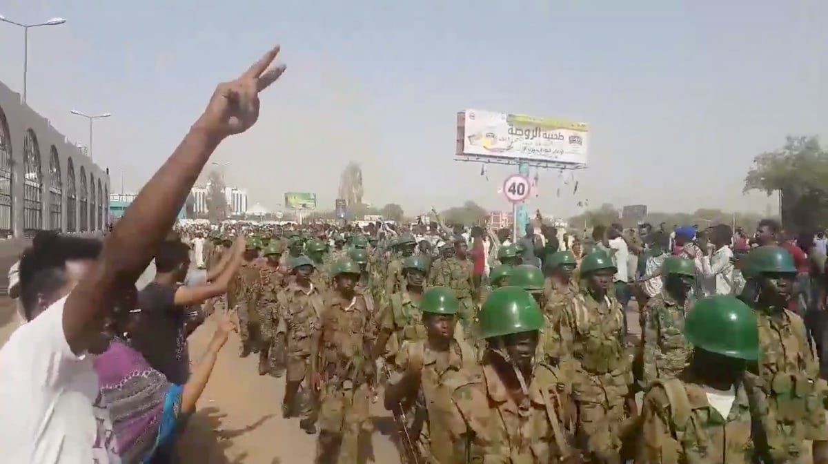 Soudan: l'armee renforce sa presence dans le centre de khartoum
