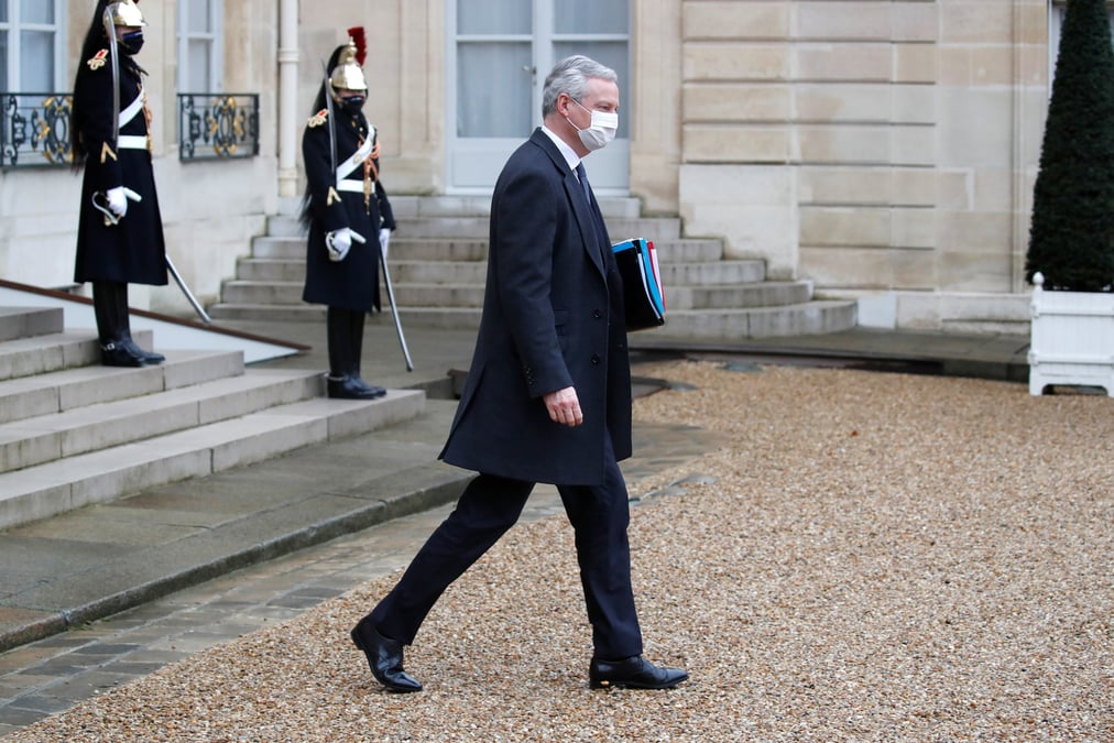 Le confinement doit etre la "toute derniere option", dit bruno le maire